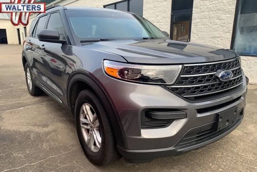 2021 Ford Explorer XLT Sport photo 1