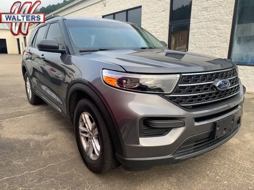 2021 Ford Explorer XLT Sport photo 1