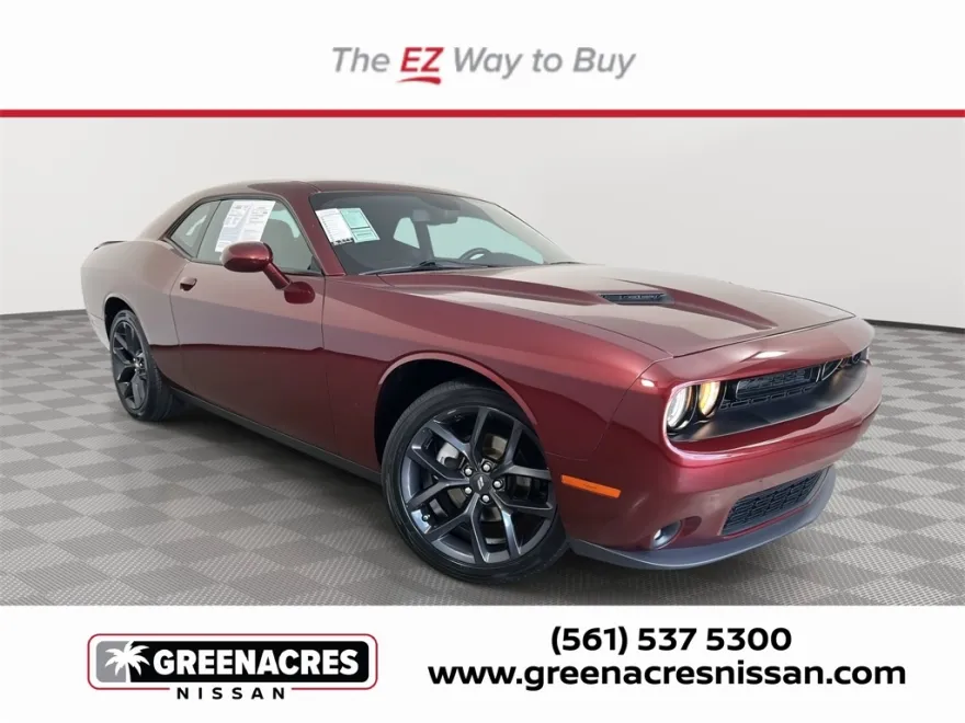 2022 Dodge Challenger SXT photo 1