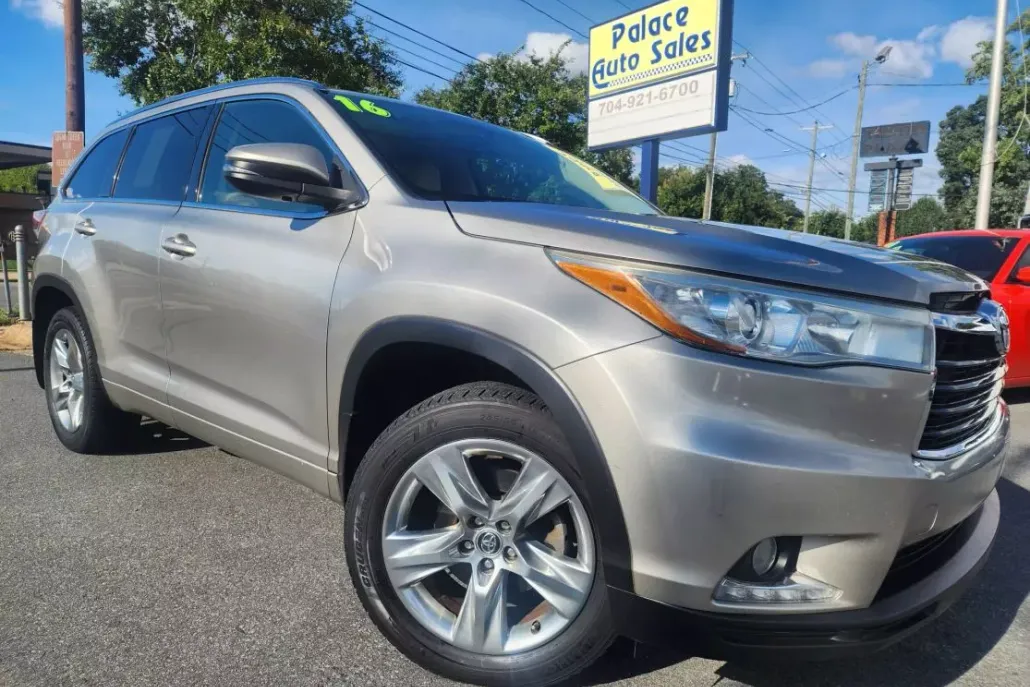 2016 Toyota Highlander Limited Sport photo 1