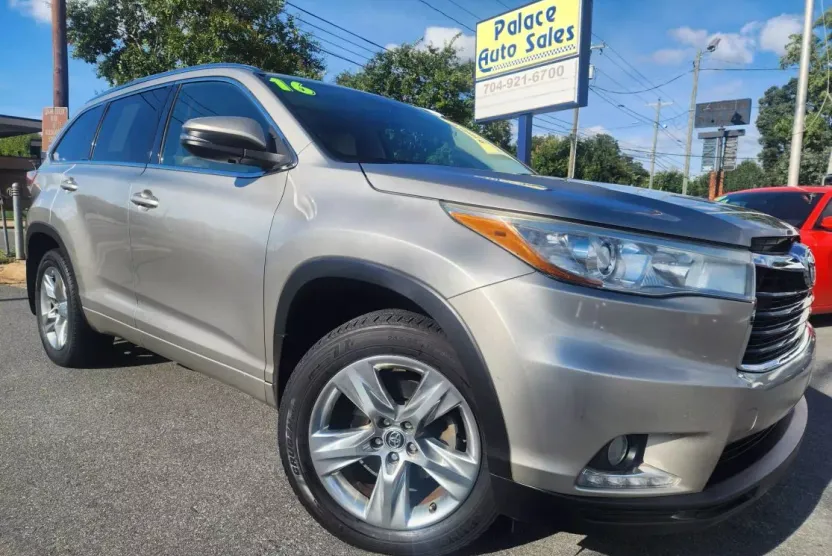 2016 Toyota Highlander Limited Sport photo 1