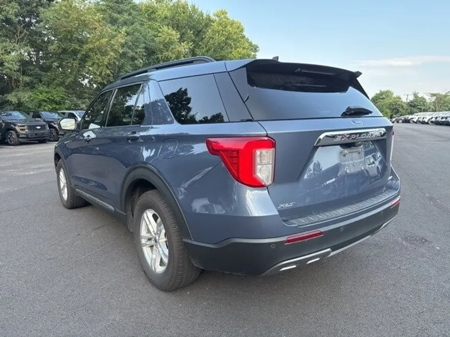 2021 Ford Explorer XLT photo 1