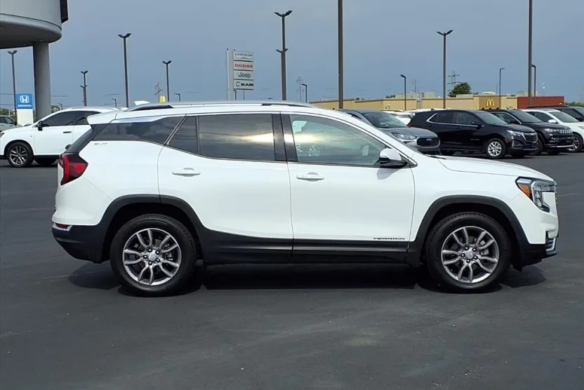 2024 Gmc Terrain SLT photo 1