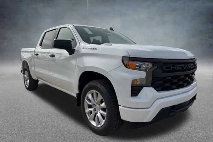 2025 Chevrolet Silverado 1500 Custom photo 1