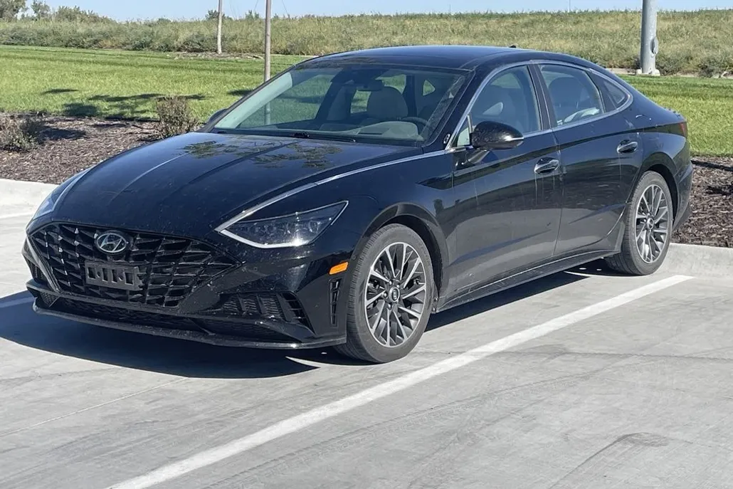 2021 Hyundai Sonata Limited photo 1