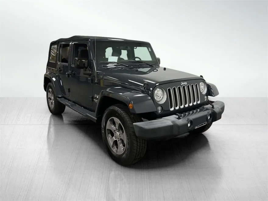 2017 Jeep Wrangler Unlimited Sahara photo 1