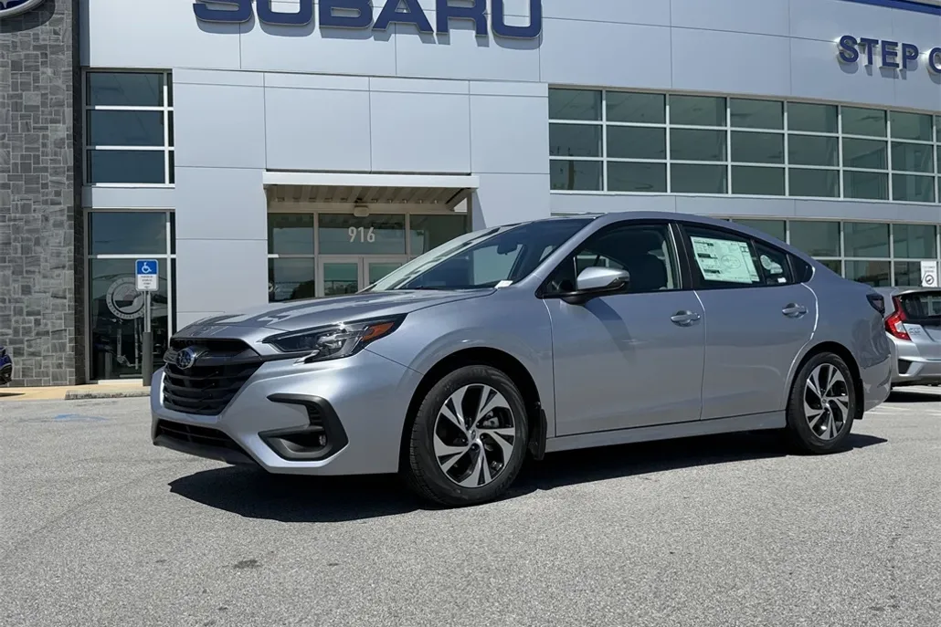 2025 Subaru Legacy Premium photo 1