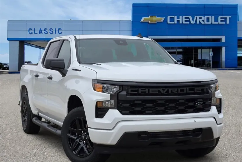 2025 Chevrolet Silverado 1500 Custom photo 1
