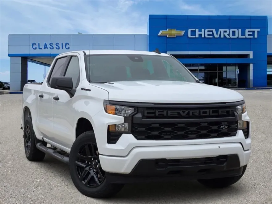 2025 Chevrolet Silverado 1500 Custom photo 1