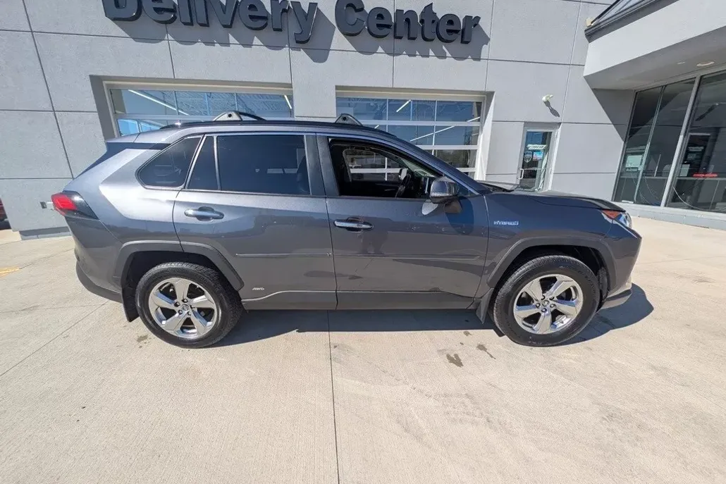 2019 Toyota RAV4 Hybrid Limited photo 1