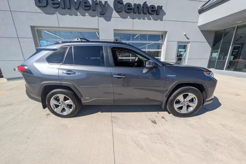 2019 Toyota RAV4 Hybrid Limited photo 1