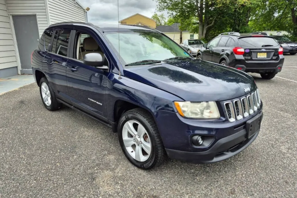 2013 Jeep Compass Sport photo 1