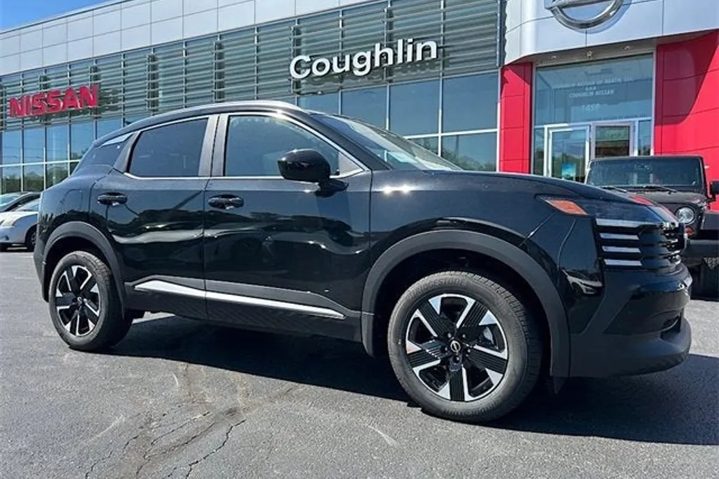 2025 Nissan Kicks SV photo 1