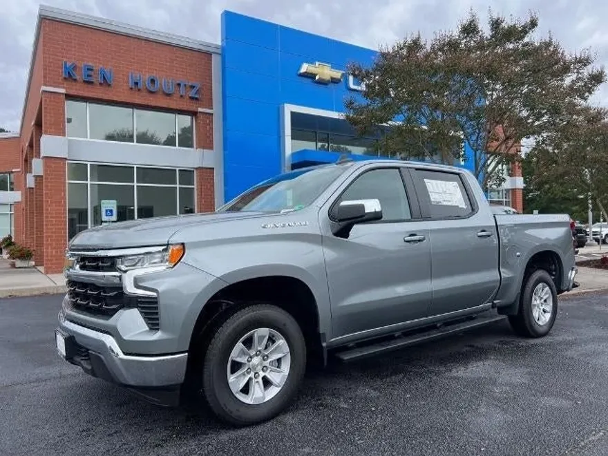 2025 Chevrolet Silverado 1500 LT photo 1