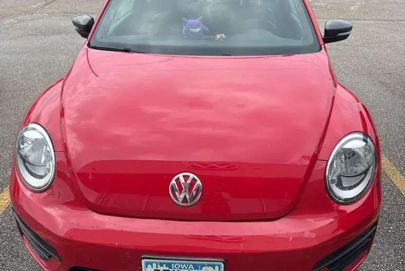 2019 Volkswagen Beetle S photo 1