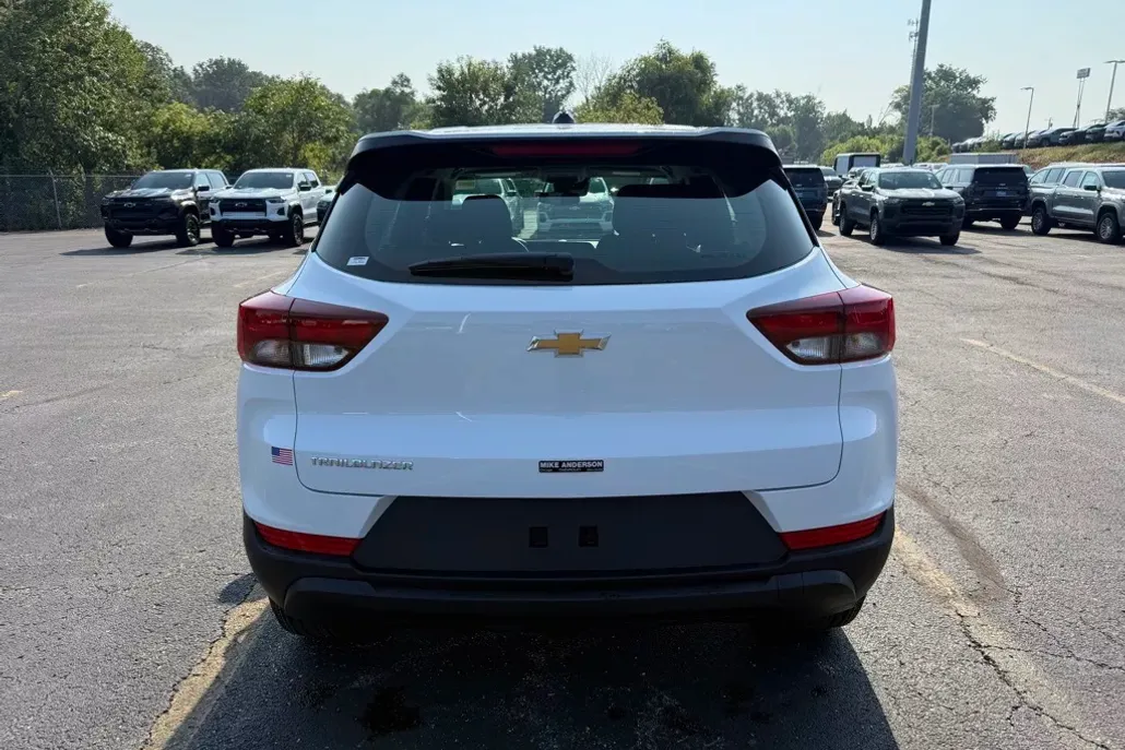2026 Chevrolet Trailblazer LS photo 1