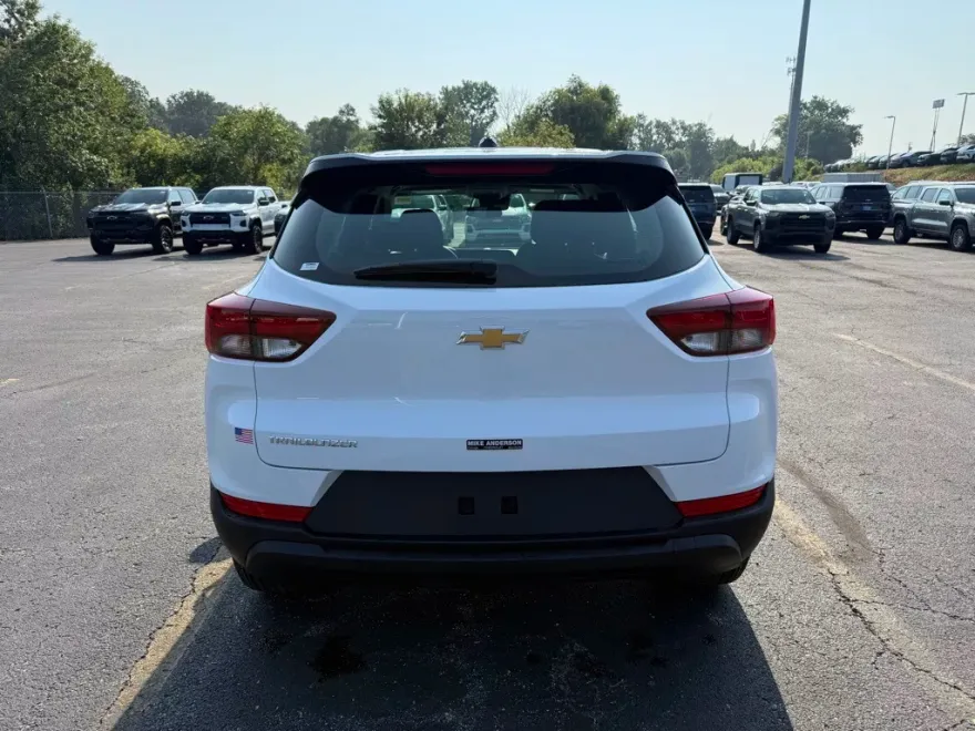 2026 Chevrolet Trailblazer LS photo 1