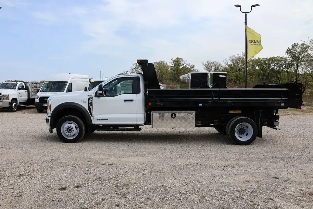 2024 Ford F-450 XL photo 1