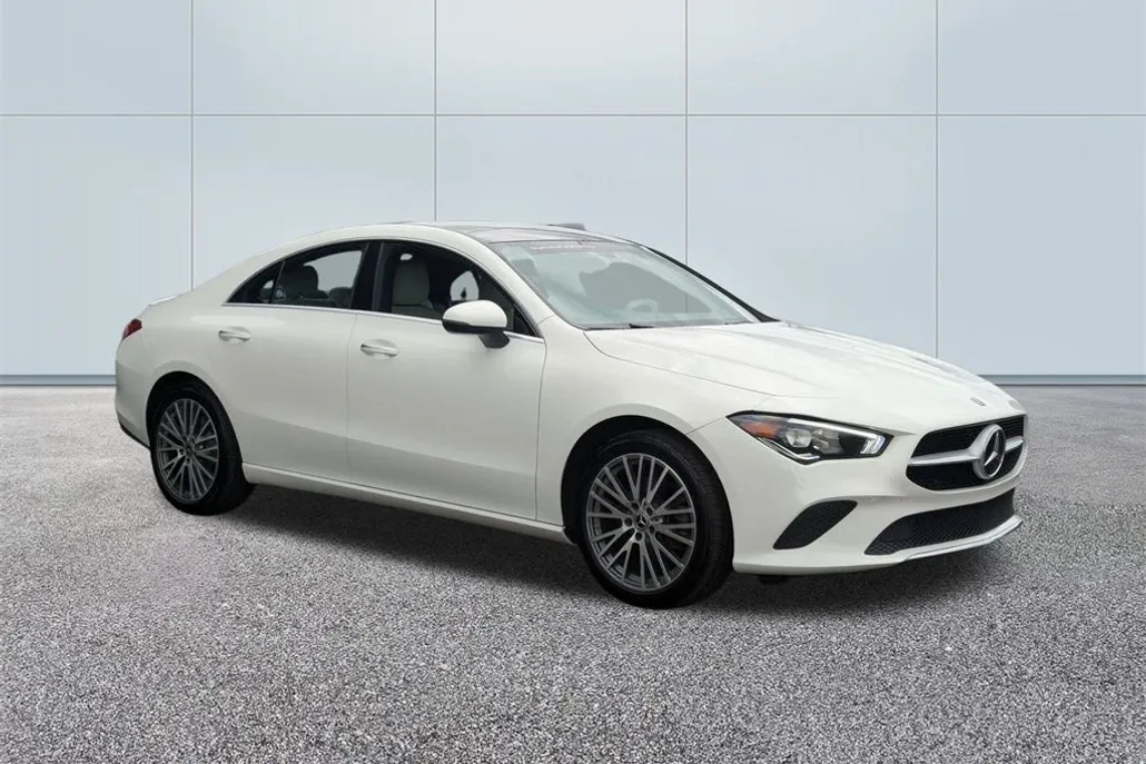 2021 Mercedes Benz CLA 250 4MATIC photo 1