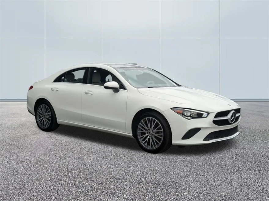 2021 Mercedes Benz CLA 250 4MATIC photo 1