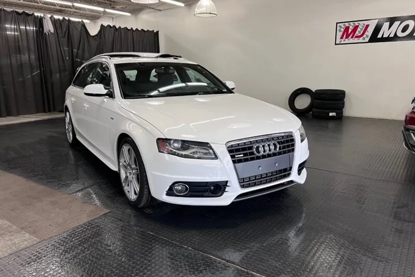 2011 Audi A4 2.0T Quattro Avant photo 1