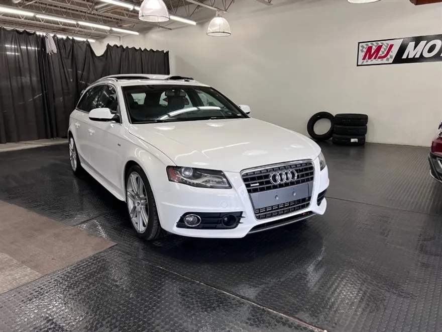 2011 Audi A4 2.0T Quattro Avant photo 1