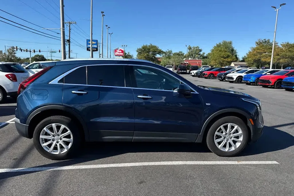 2020 Cadillac XT4 Luxury photo 1