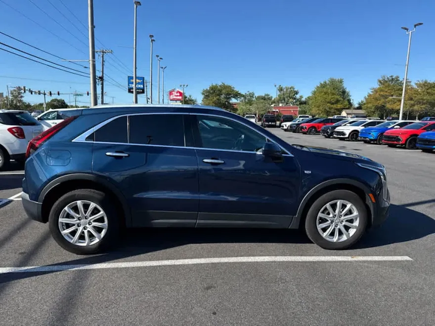 2020 Cadillac XT4 Luxury photo 1