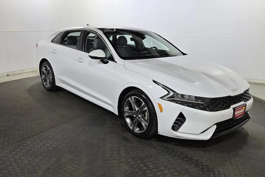 2022 Kia K5 EX photo 1