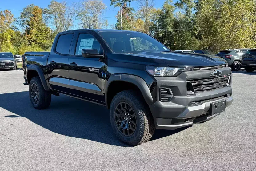 2026 Chevrolet Colorado Trail Boss photo 1