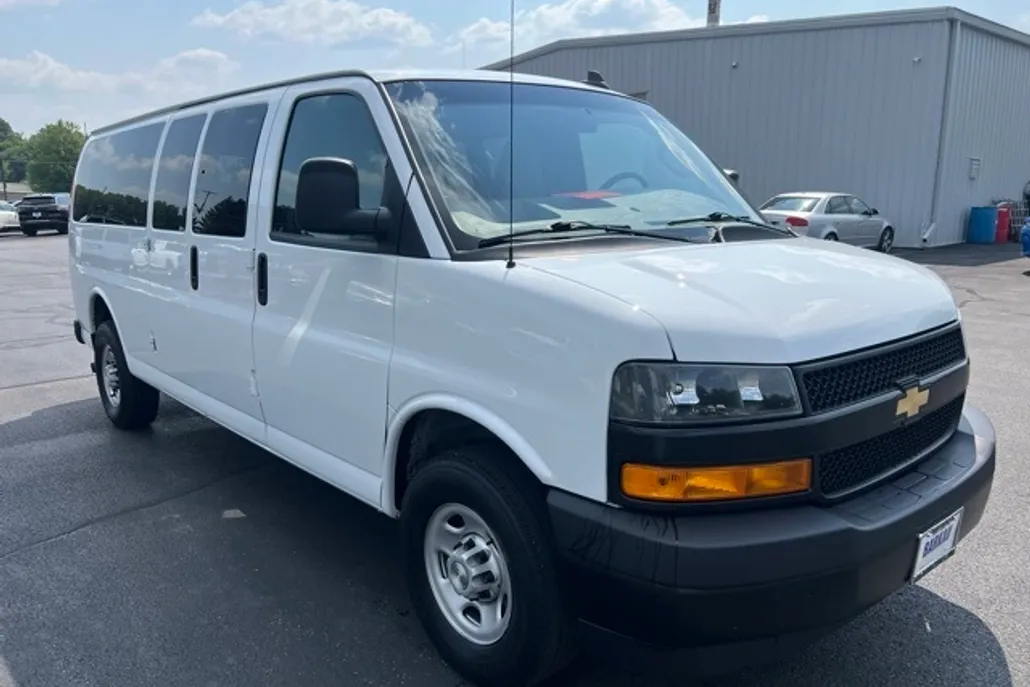 2023 Chevrolet Express 3500 LS photo 1