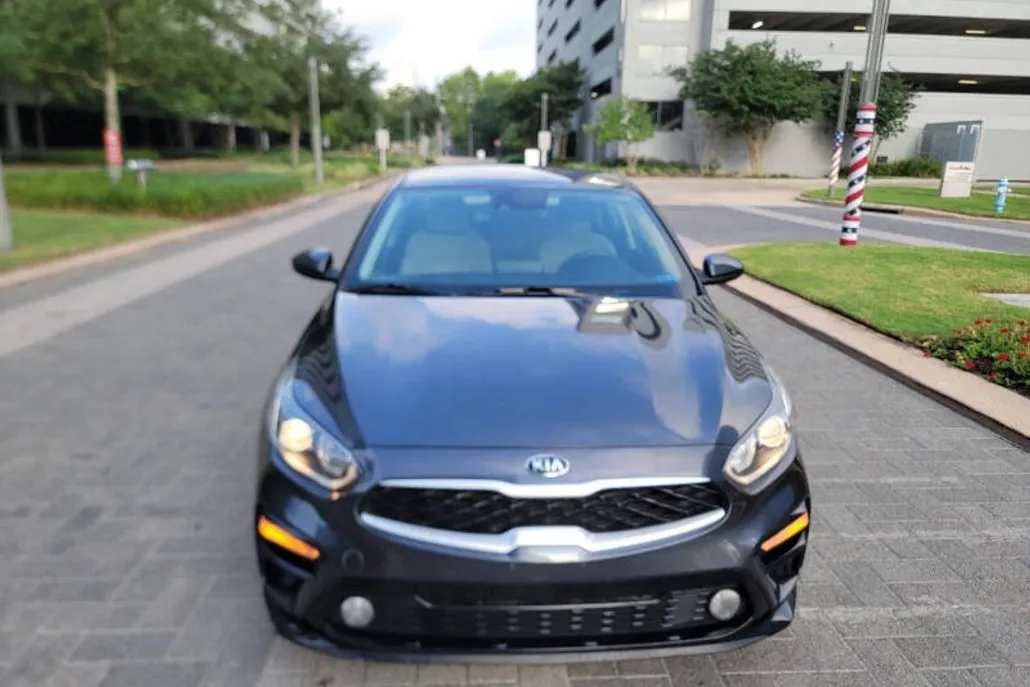 2021 Kia Forte LXS photo 1