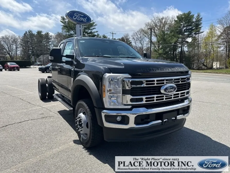 2025 Ford F-550 photo 1