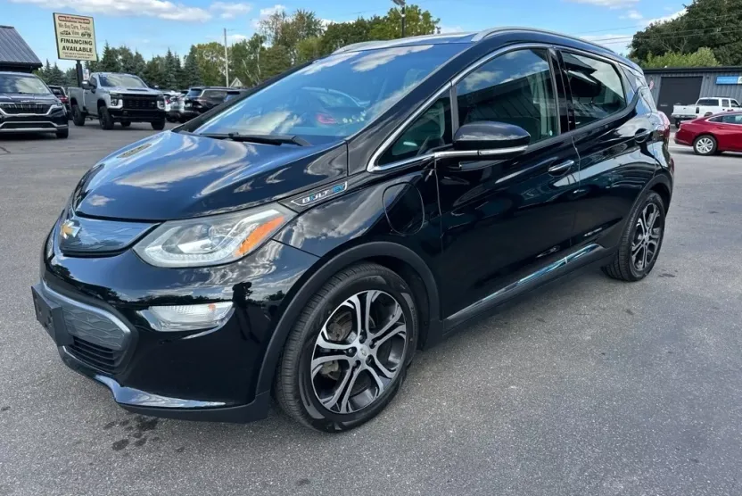 2017 Chevrolet Bolt EV Premier photo 1