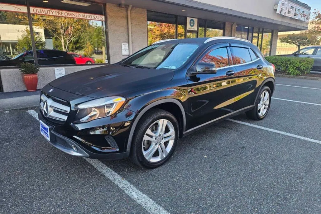 2017 Mercedes Benz GLA 250 4MATIC photo 1