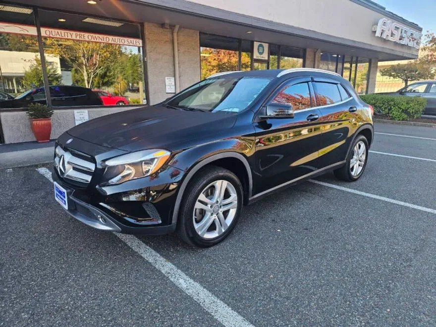 2017 Mercedes Benz GLA 250 4MATIC photo 1