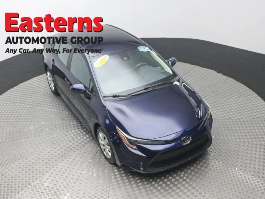 2022 Toyota Corolla LE photo 1