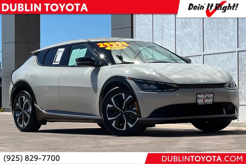 2022 Kia EV6 Wind photo 1