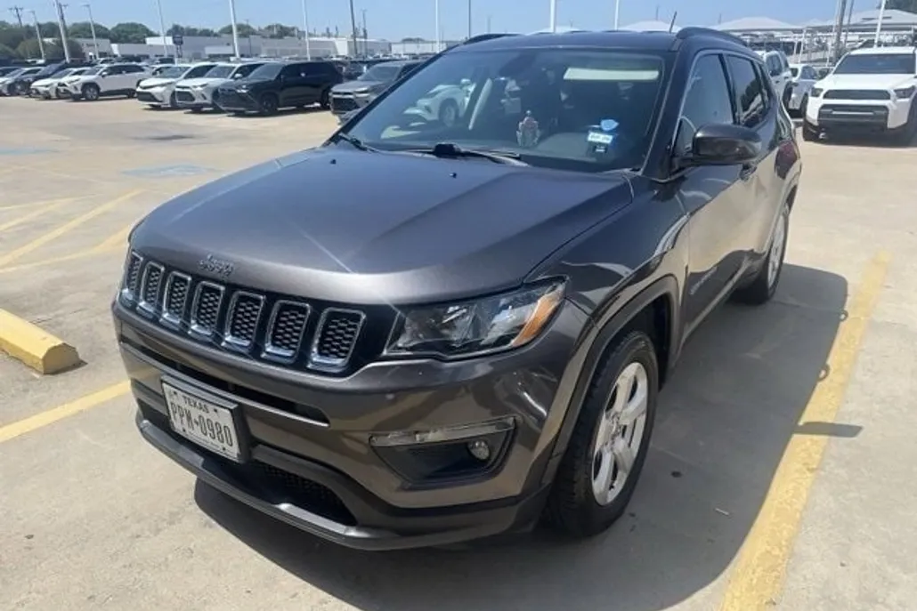 2019 Jeep Compass Latitude photo 1