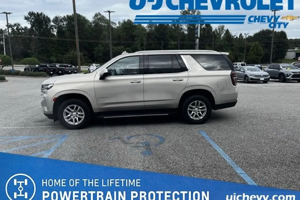 2023 Chevrolet Tahoe LT photo 1