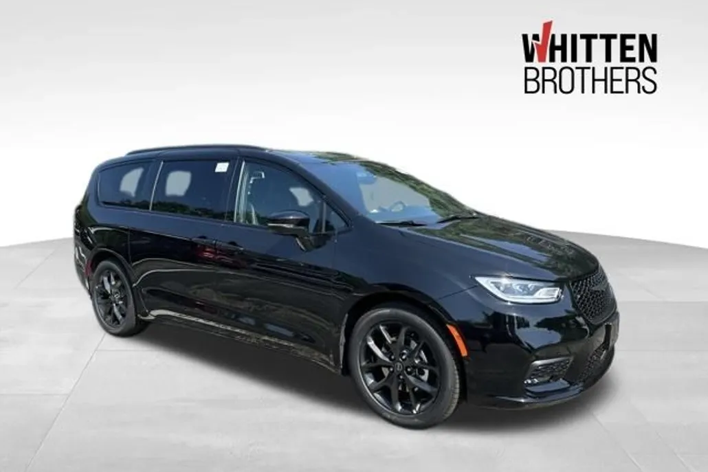 2025 Chrysler Pacifica Limited photo 1
