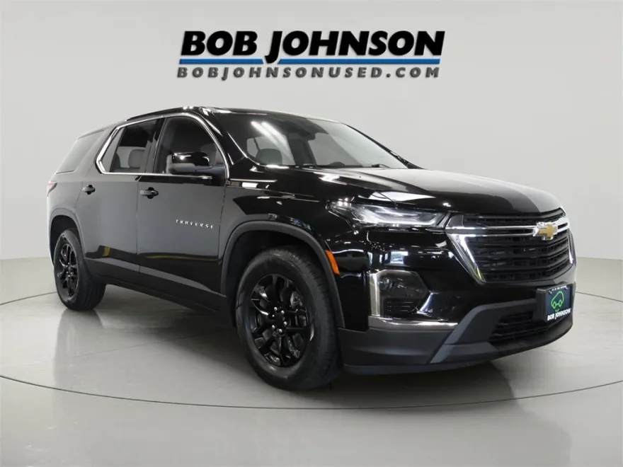 2023 Chevrolet Traverse LS photo 1