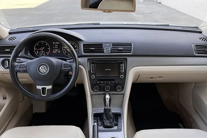 2014 Volkswagen Passat TDI SE photo 1
