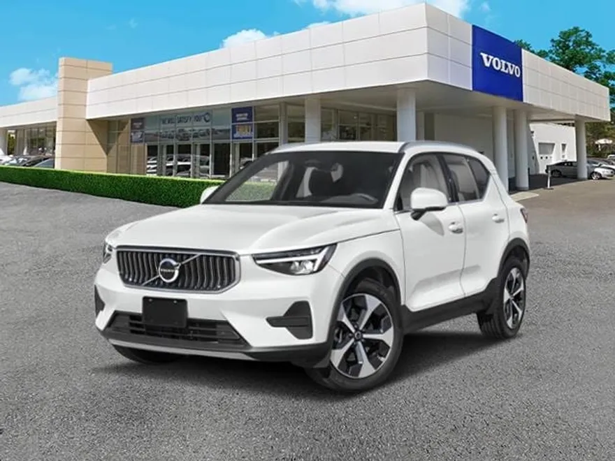 2025 Volvo XC40 photo 1