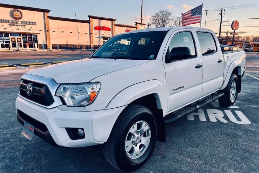 2014 Toyota Tacoma V6 photo 1
