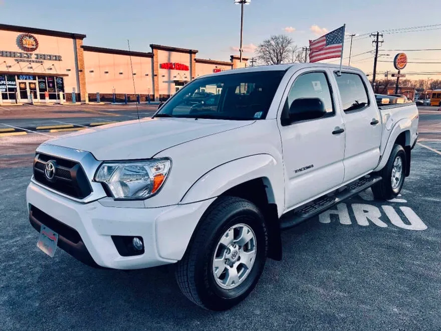 2014 Toyota Tacoma V6 photo 1