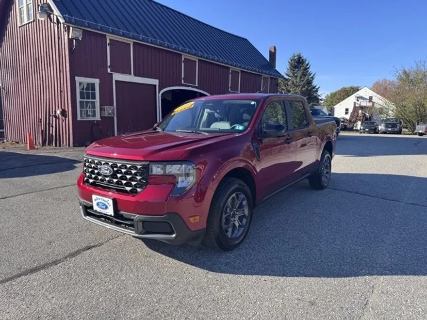2025 Ford Maverick XLT photo 1
