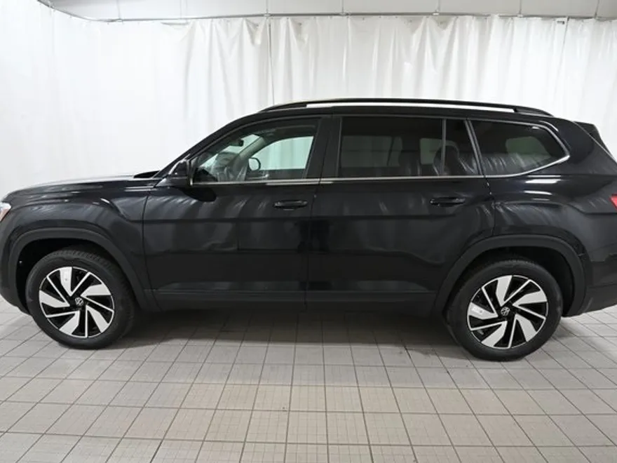2026 Volkswagen Atlas SE Technology photo 1
