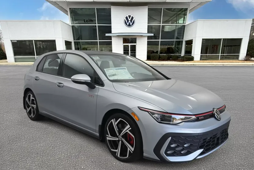 2025 Volkswagen Golf GTI SE photo 1