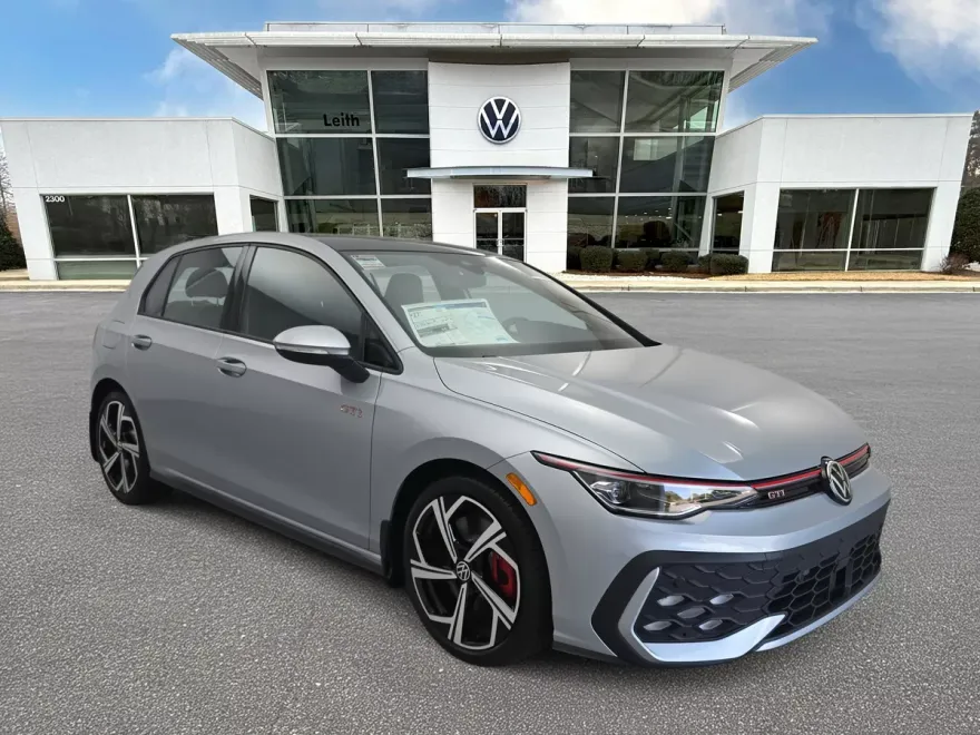 2025 Volkswagen Golf GTI SE photo 1